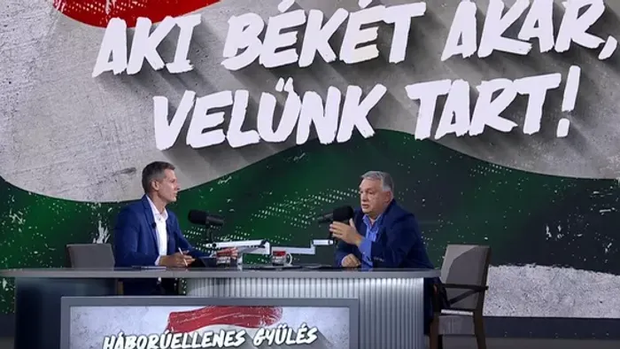Orbán Viktor az első Háborúellenes Gyűlésen: Veszély van!
