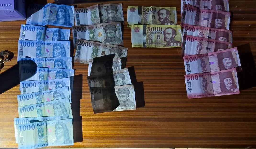 Kis címletekben tartott több mint 30 ezer forintot foglaltak le a rendőrök