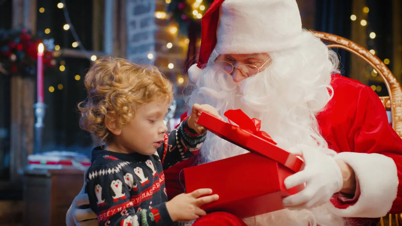 „A Mikulásban hinni nem gyerekes, hanem egészséges” – Miért van szükségünk a varázslatra felnőttként is? A pszichológus elmondja