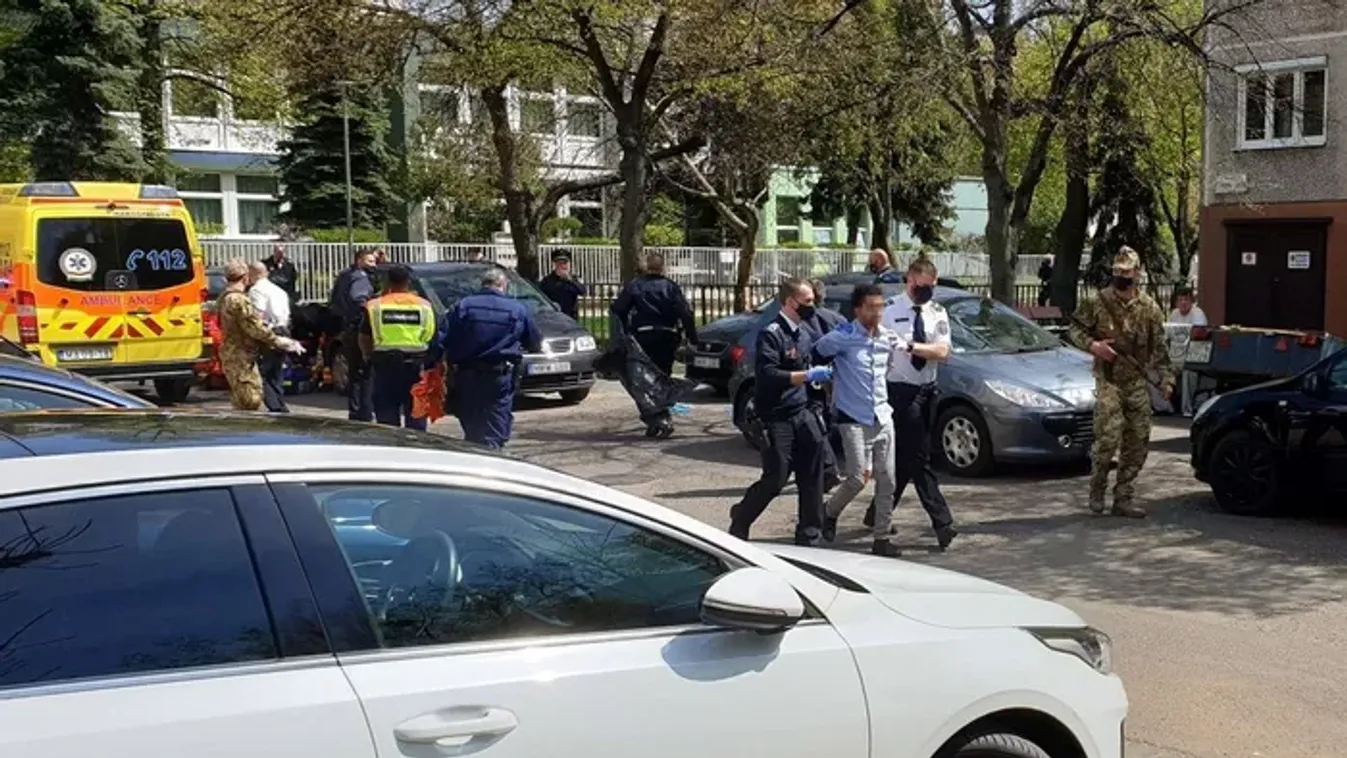 Balhézott a tárgyaláson a feleségét kisfia szeme láttára megölő Mohamed