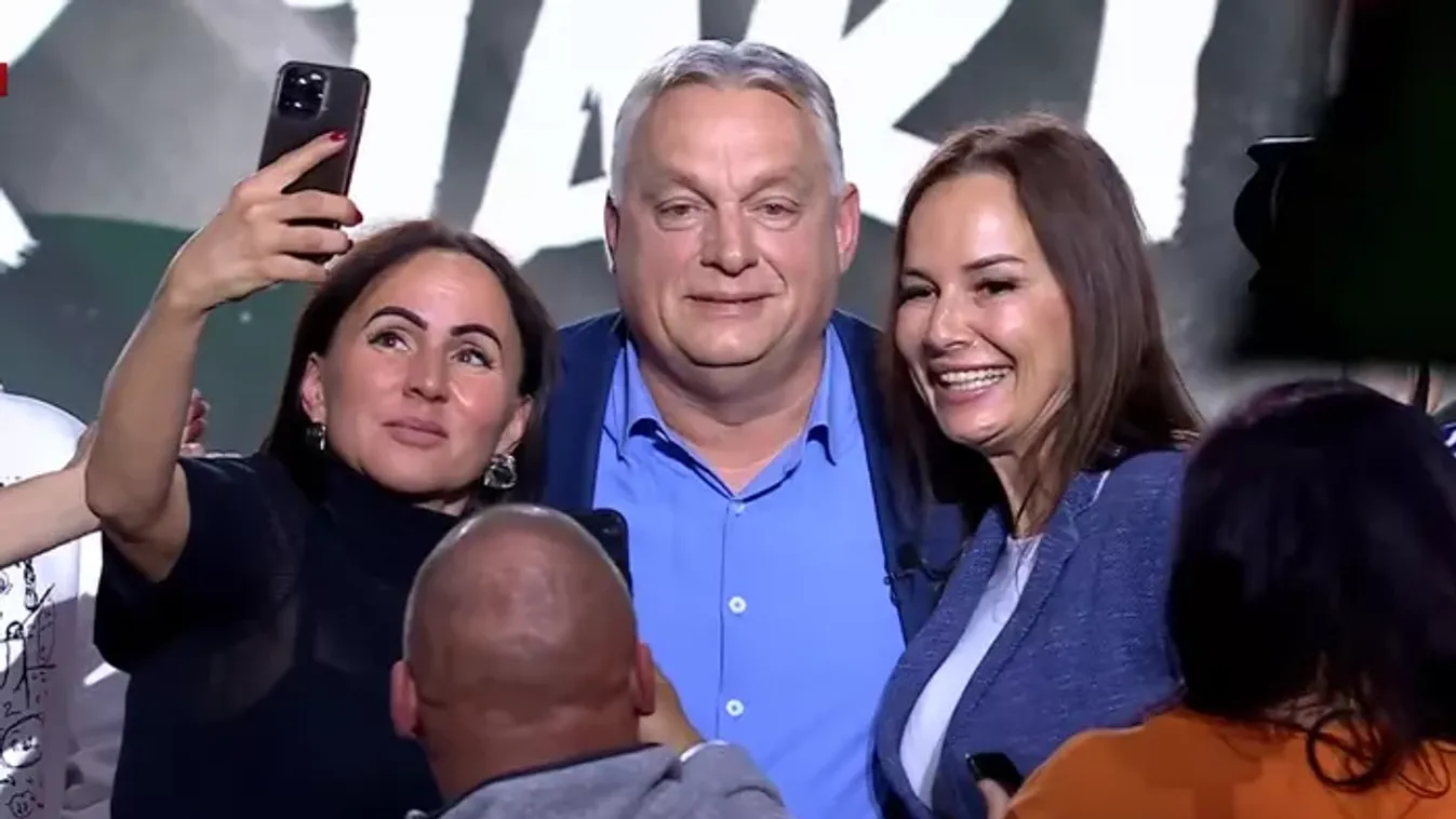 Zúgott a "Viktor, Viktor" - teltház és fergeteges hangulat az első Háborúellenes gyűlésen