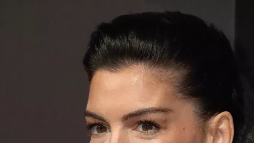 43 éves lett az igazi neveletlen hercegnő – a születésnapos Anne Hathaway legnagyobb átalakulásai