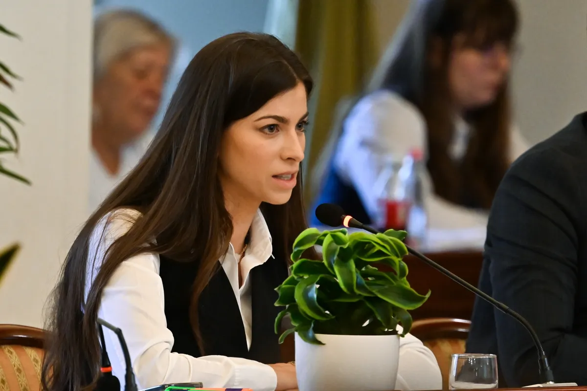 SZENTKIRÁLYI Alexandra