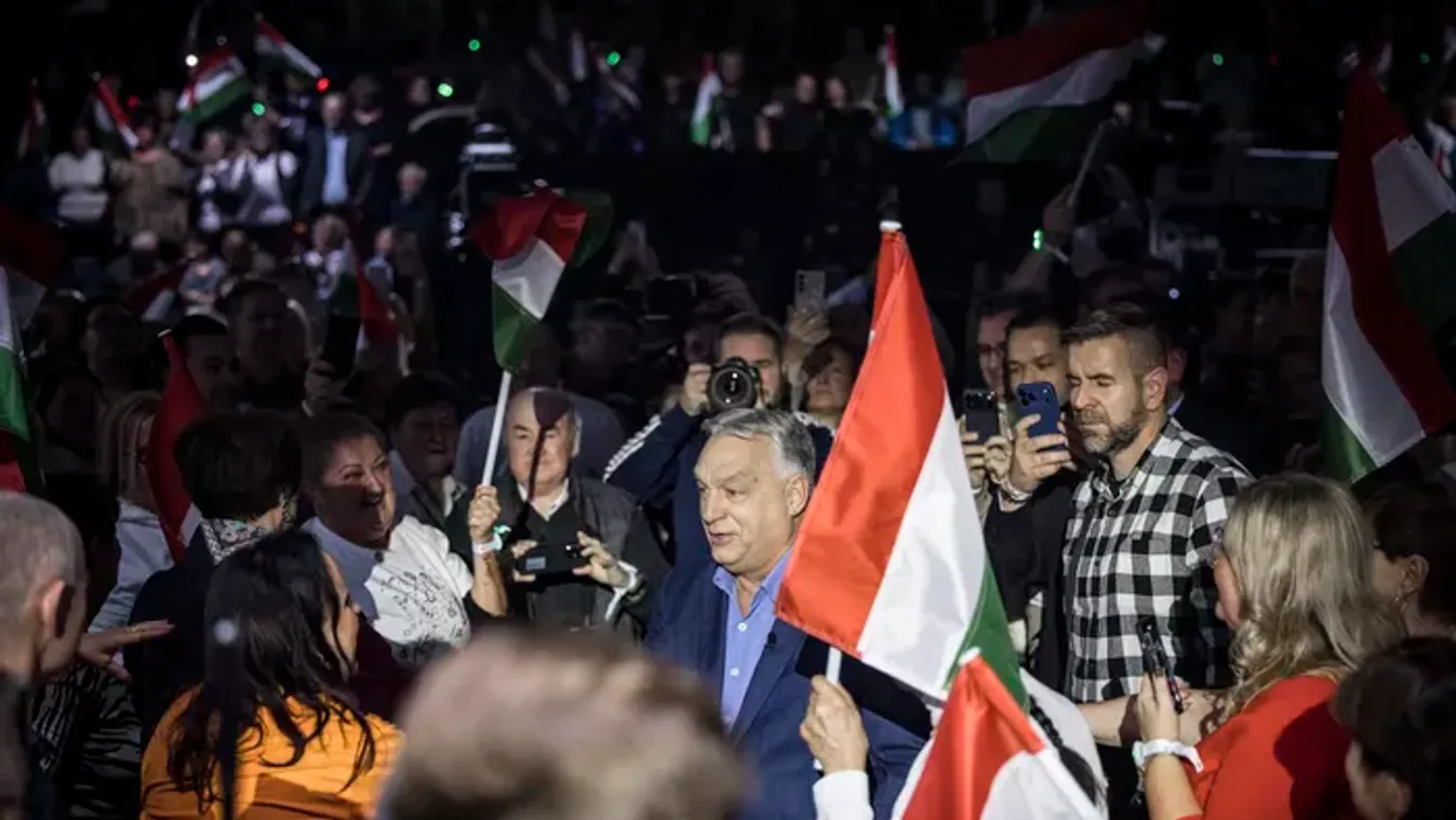 Zúg a Viktor, Viktor: Szupersztárként vonult be Orbán Viktor a Háborúellenes gyűlésre