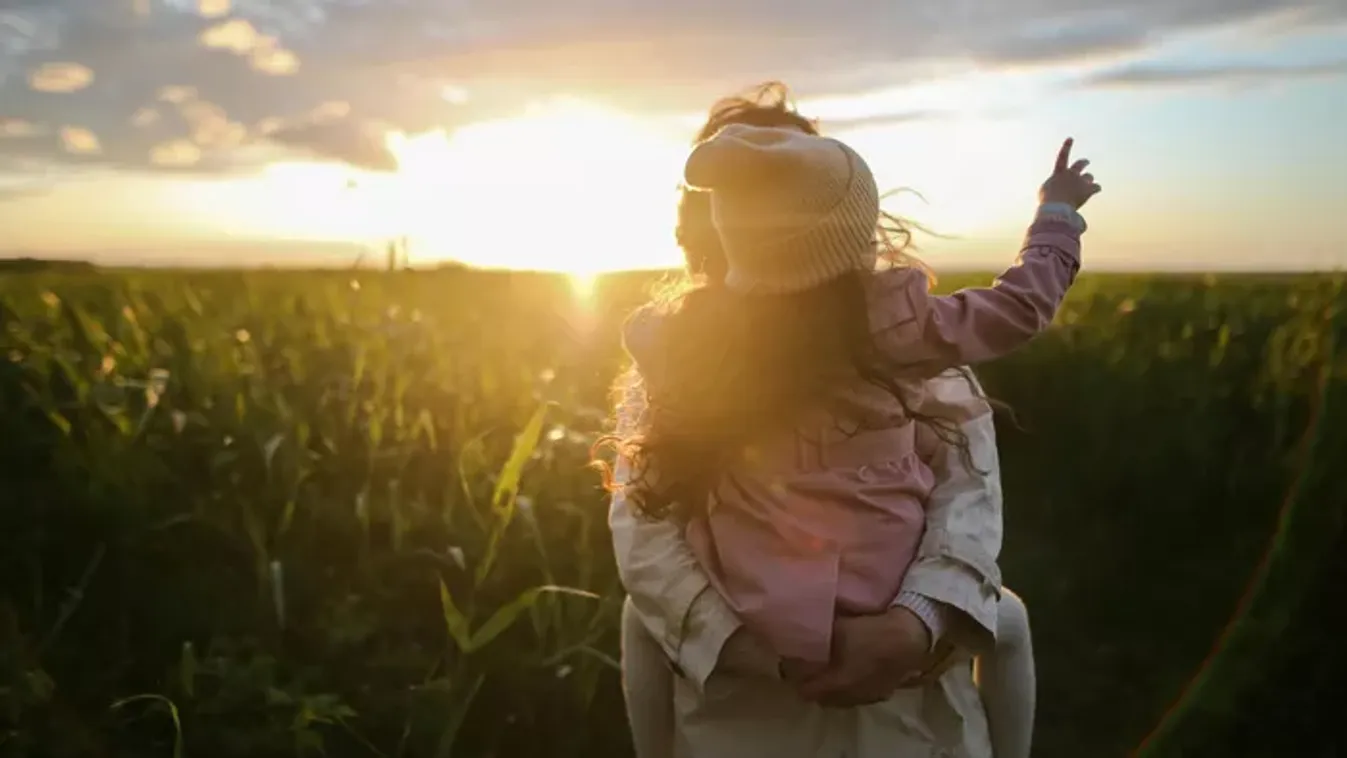 Szívszorító videó: az első pillanat, amikor egy anya rájött, hogy kislánya vak