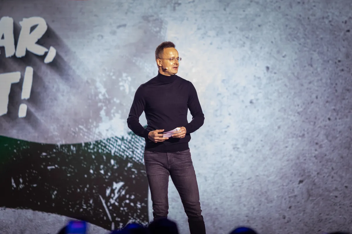 Szijjártó Péter azt mondta, őrület, ami itt zajlik Brüsszelben