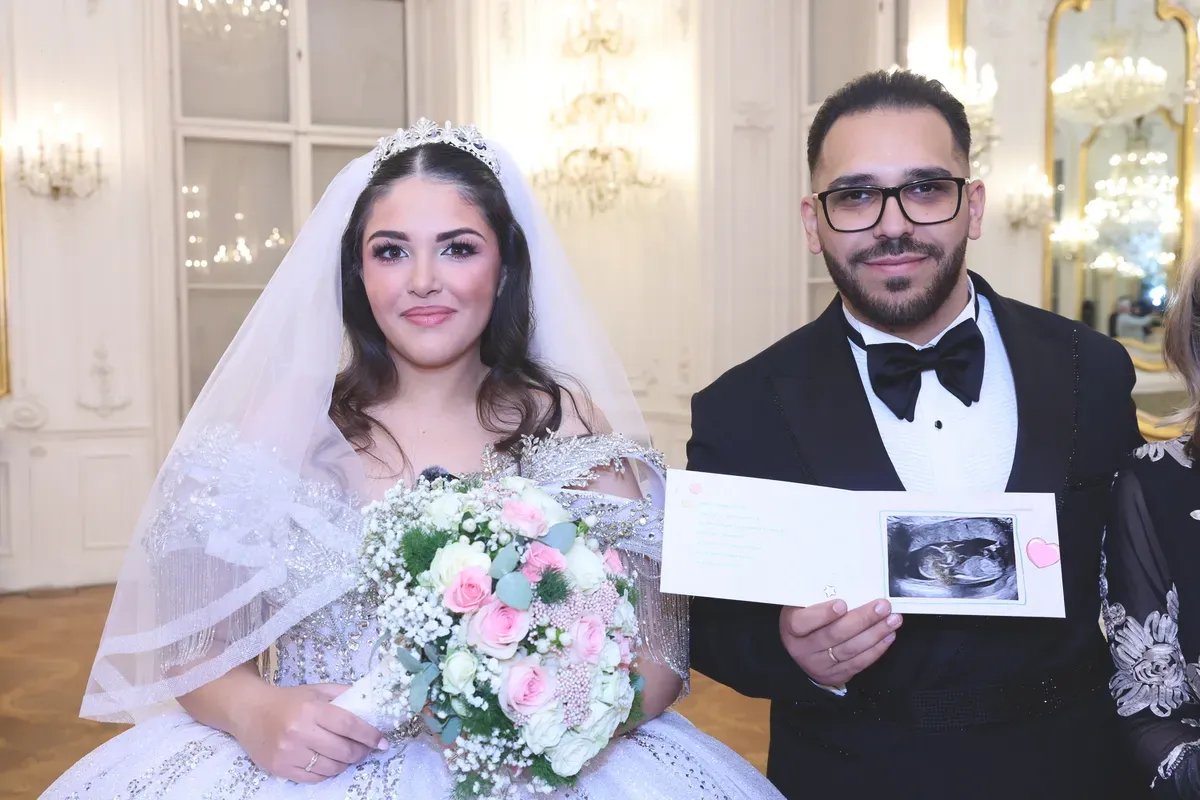 Emilio lánya az esküvőn jelentette be, hogy babát vár.