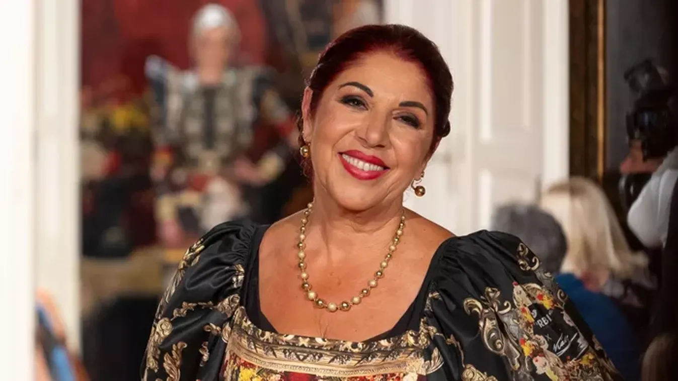 „Amíg élünk, ebben a házban maradunk!” – Bódi Margó és Guszti mégis megtartják a kacsalábon forgó villájukat