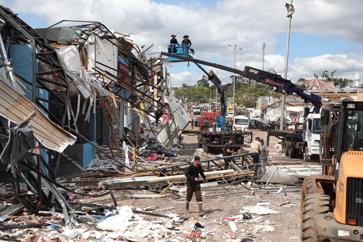 Rio Bonito do Iguaçu városából semmi sem maradt a tornádó pusztítása után