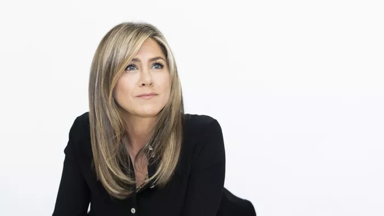 Brad Pitt darabokra törte Jennifer Aniston szívét! Évtizedek után ez a titokzatos férfi csábította el – Fotó