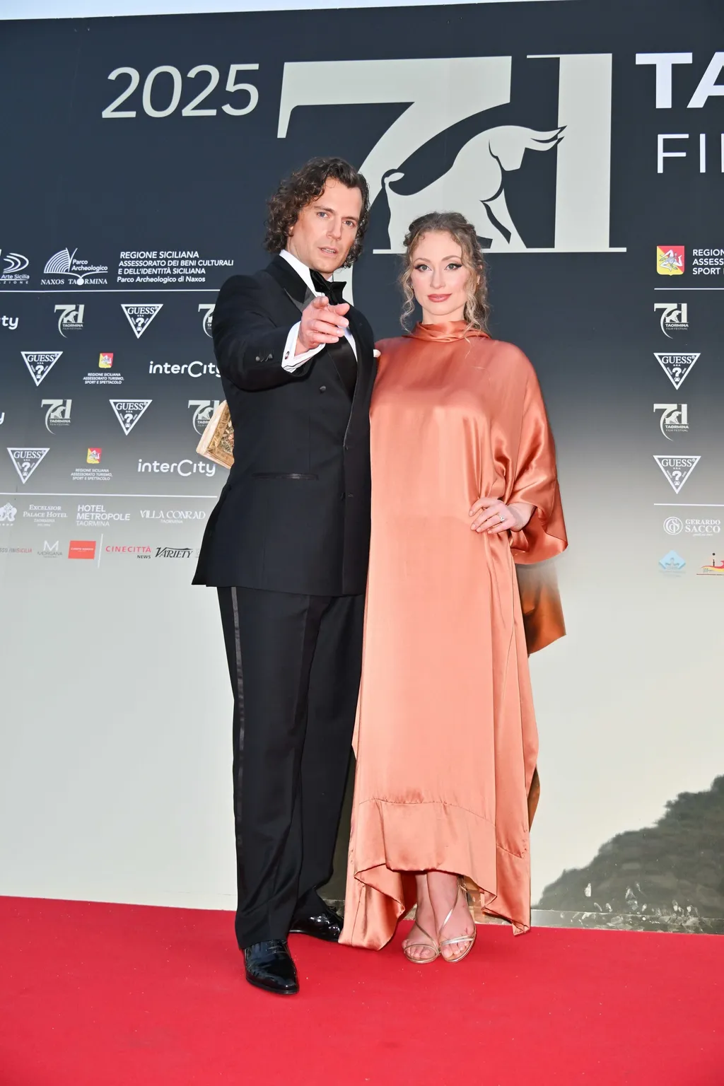 Henry Cavill sztáradatlap