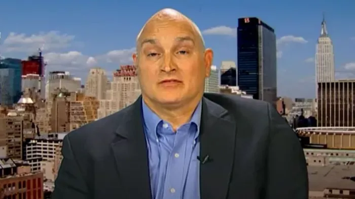 A víziló pofájában: hihetetlen túlélés a Zambézi folyón