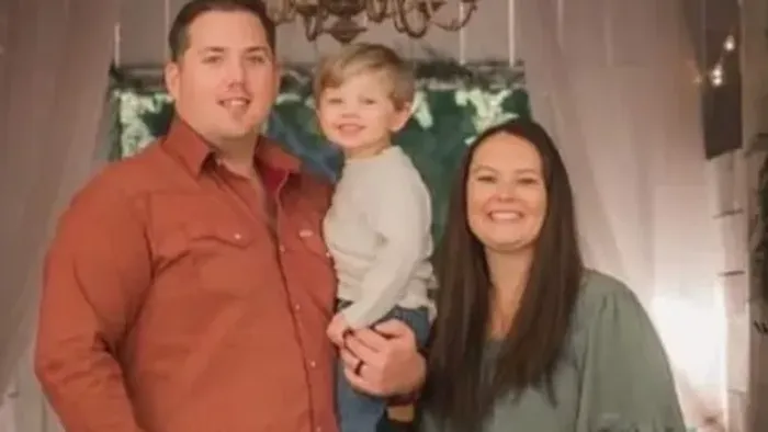 12 órán át halott szüleit ébresztgette a 2 éves kisfiú