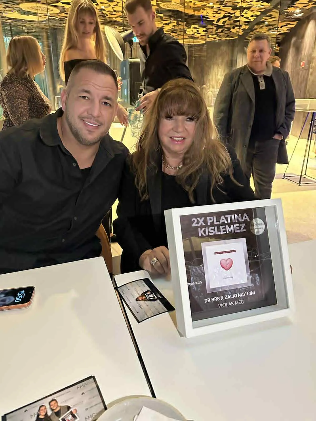 Zalatnay Cini új dallal készül dokumentumfilmjére