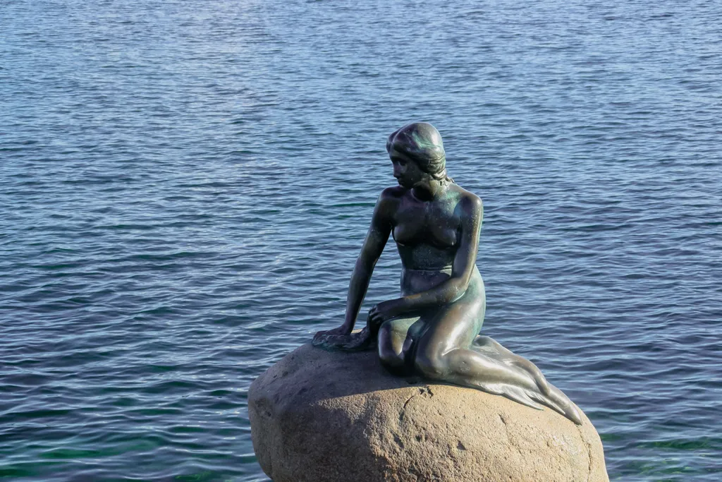 Koppenhága egyik legismertebb nevezetessége az Andersen 1831-es meséje alapján készült KIs hableány.