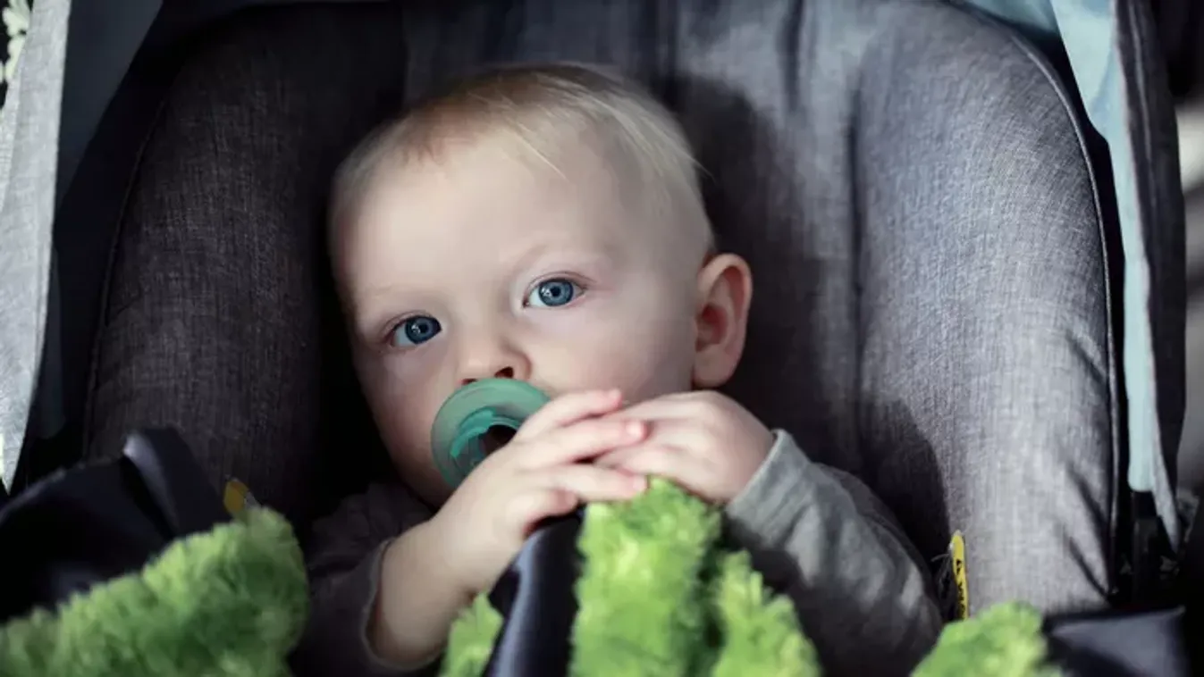 Munkája miatt a kocsiban hagyta 7 hónaposát egy nő, nem élte túl