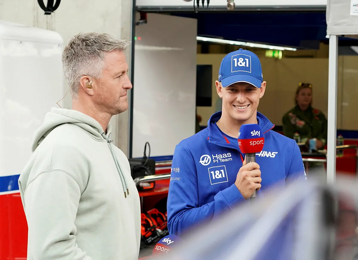 Ralf Schumacher (balra) szerint unokaöccse veszélyes kalandra vállalkozott, de Mick Schumachert nem érdekli a nagybácsi véleménye