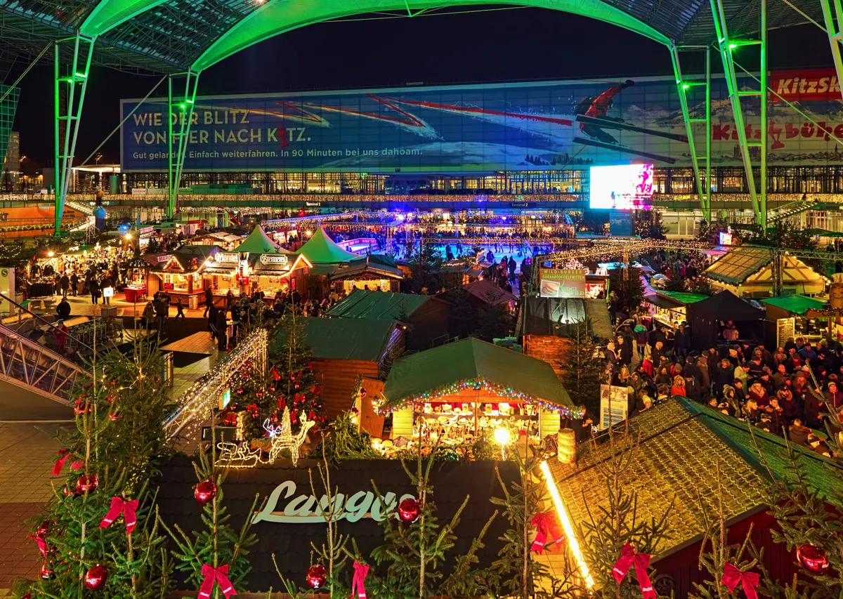 karácsonyi vásár a müncheni repülőtéren
