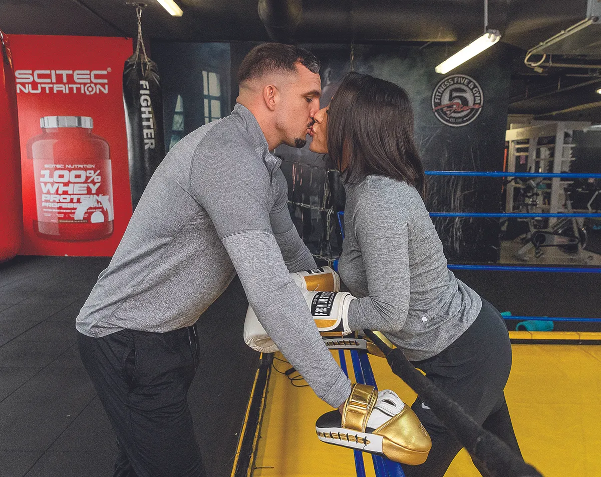 hot! magazin címlap feltöltések
EDINA
Horváth Éva
Anger Zsolt
ADRIÁN
Megyeri Csilla
Horváth Tamás 
NIKI
Palik
Szacsvay