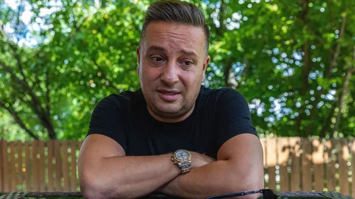 Gyanakodnak a netezők: L.L. Junior plasztikai sebésznél járt?