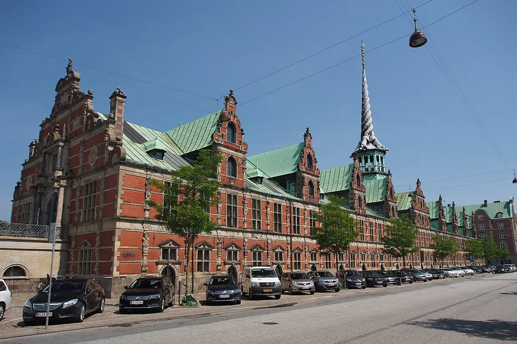 A Børsen, azaz az egykori tőzsde gyönyörű épülete, amely 1640-ben készült el.