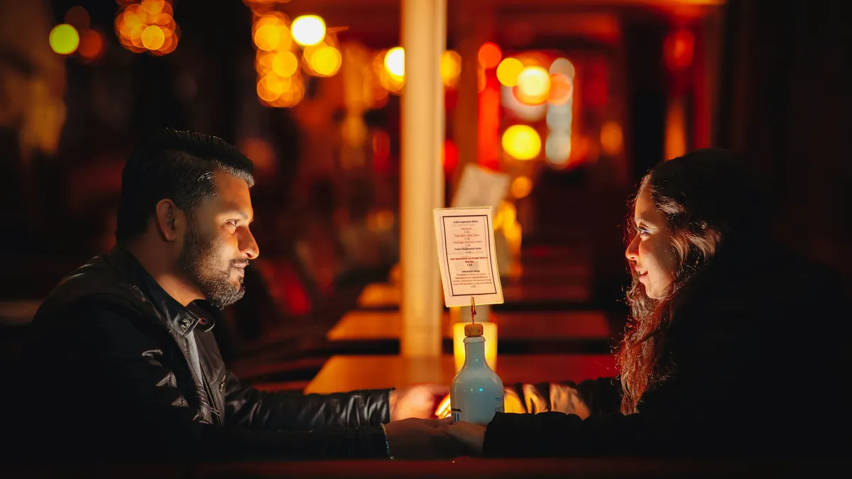 Kitálalt munkájáról a virtuális barátnő.