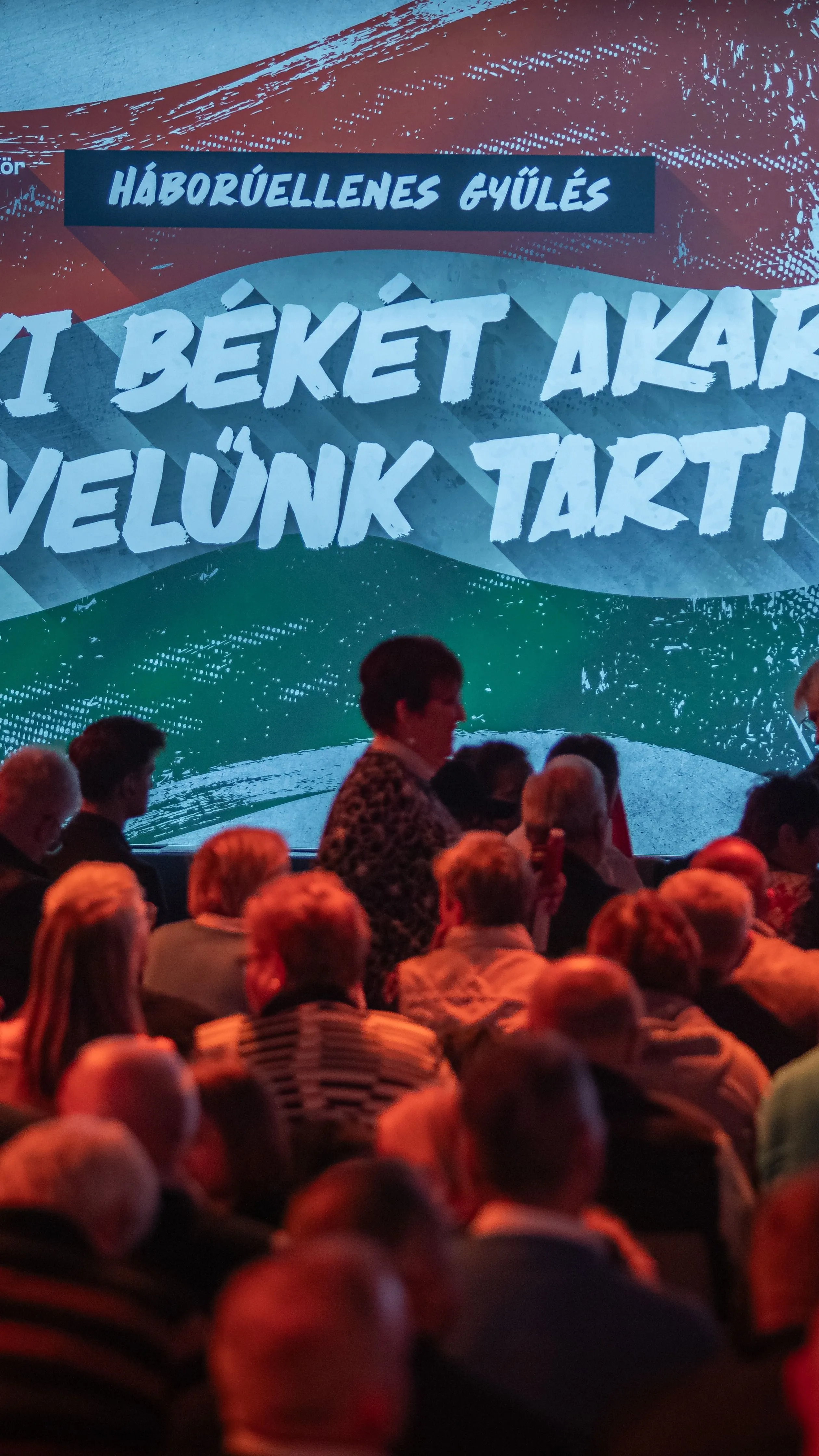 Sztárdömping a Háborúellenes Gyűlésen Győrben