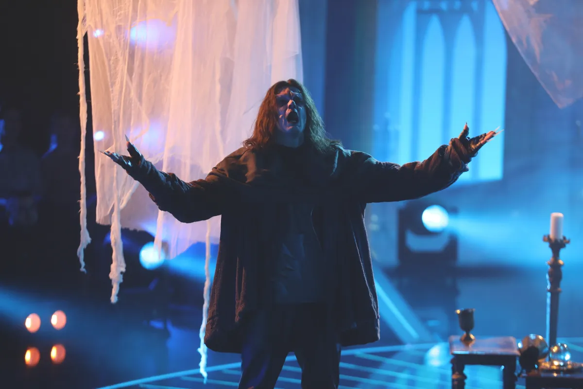 A Sztárban Sztár legutóbbi adásában Vavra Bence Meat Loaf álarcát húzta magára.