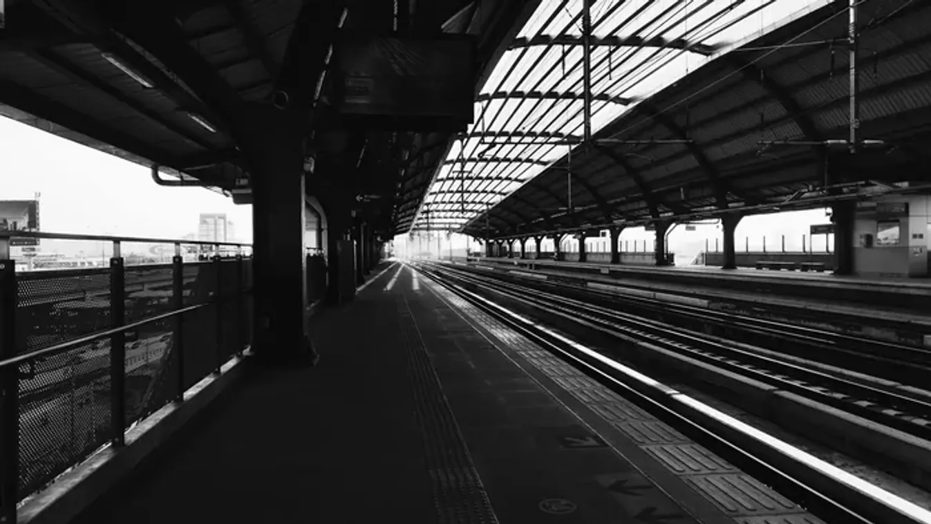 Borzalmas vonatbaleset történt, rengeteg a halott és a sérült