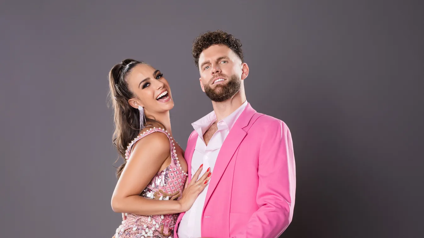 Egy szál melltartóban szexizik a Dancing with the Stars táncosa