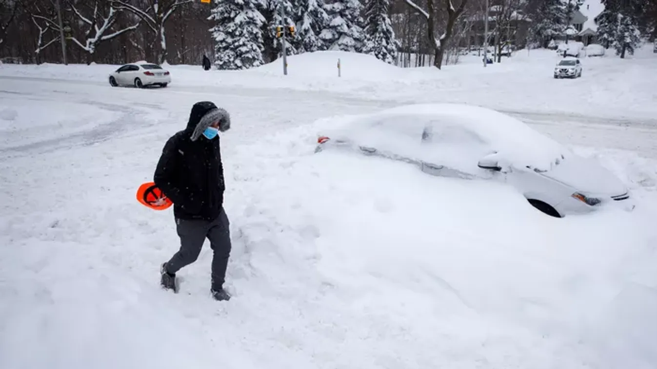 Turisták rekedtek a hegyeken, orkán süvít a csúcsokon – felénk tart a zord tél, nézd meg galériánkat