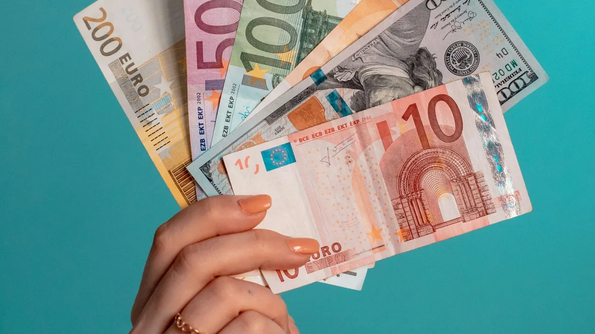 Pénzhamisítás lett a baráti ajánlatból - hamis eurót adott el egy ismerősének egy nő