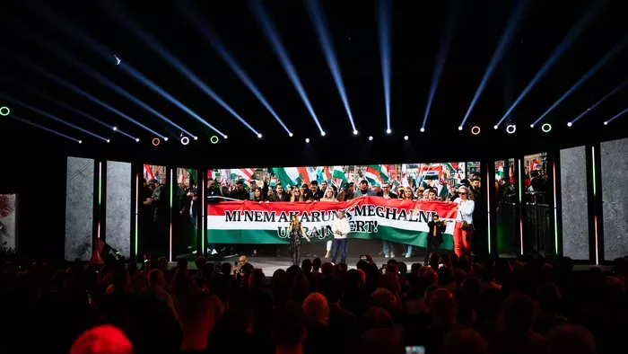 2025.12.06.Háború ellenes gyűlés_Kecskemét
Radics Gigi, Curtis