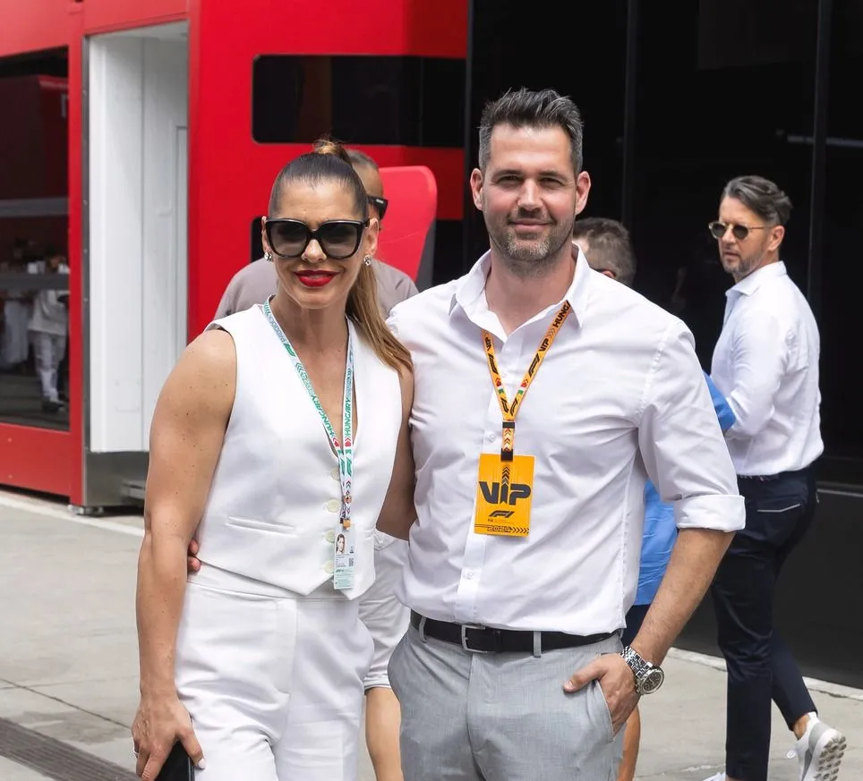 A Sztárban Sztár versenyzőjét férje mindenben támogatja. 