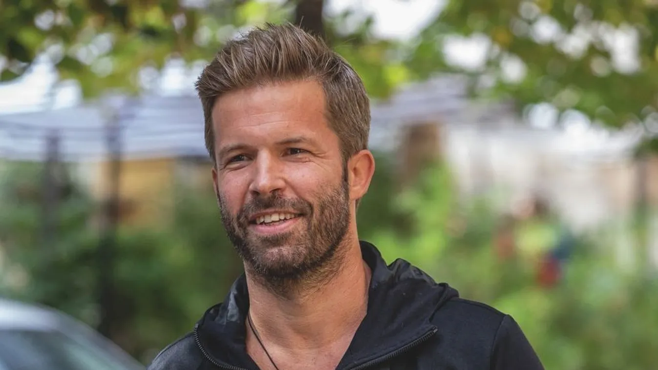 Kiakadtak a rajongói Sebestyén Balázsra – élő adásban szólta le őket