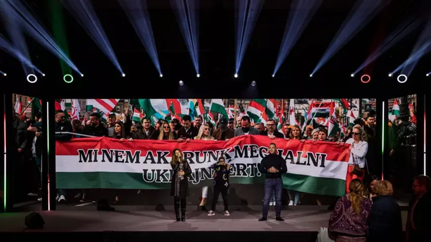 Hatalmas tömeg a mohácsi Háborúellenes Gyűlésen