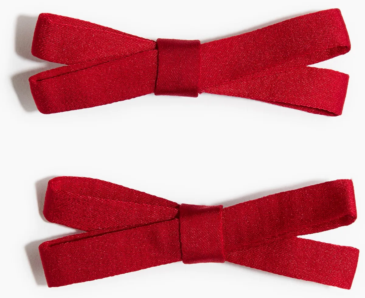 Karácsonyi divat: masnis hajcsat.