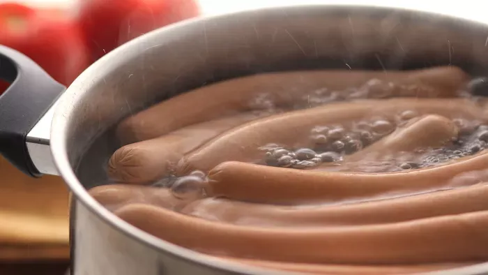 Így készül a tökéletesen roppanós virsli szilveszterkor