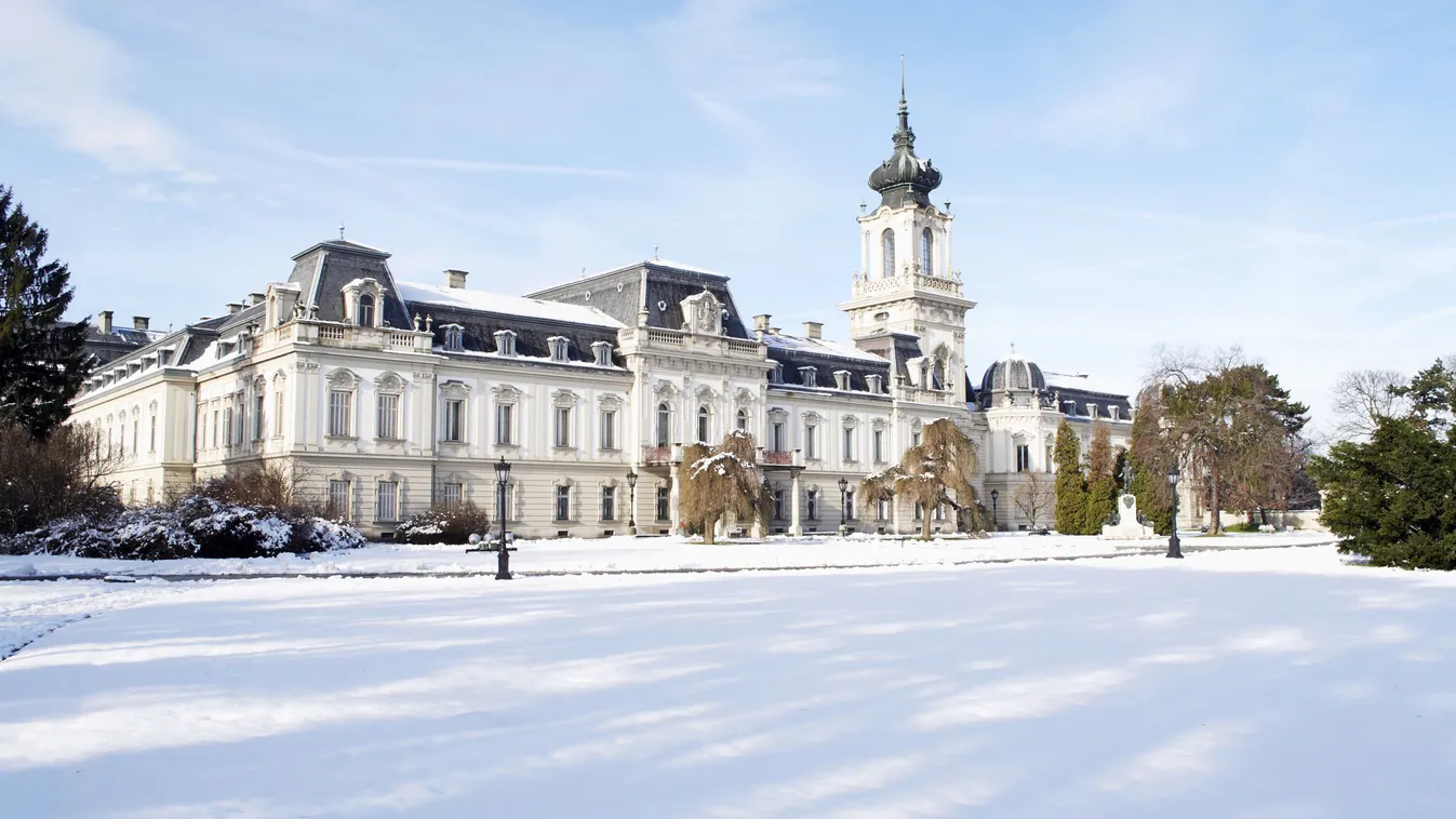 A keszthelyi Festetics-kastély télen is lenyűgöző látványt nyújt.