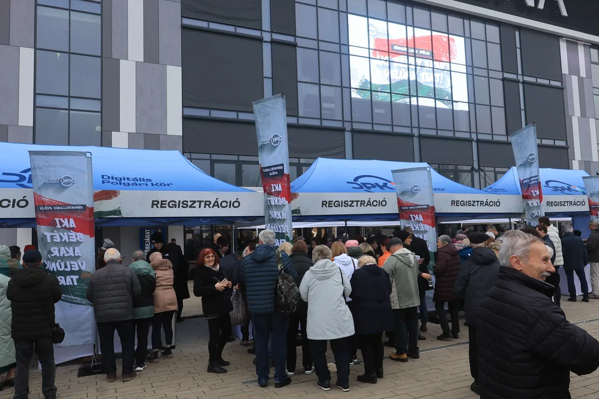 Háborúellenes Gyűlés Szegeden – Orbán Viktor
12.20 Szeged