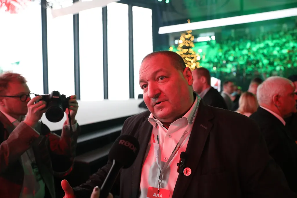 Háborúellenes Gyűlés Szegeden – Orbán Viktor  
 12.20 Szeged 