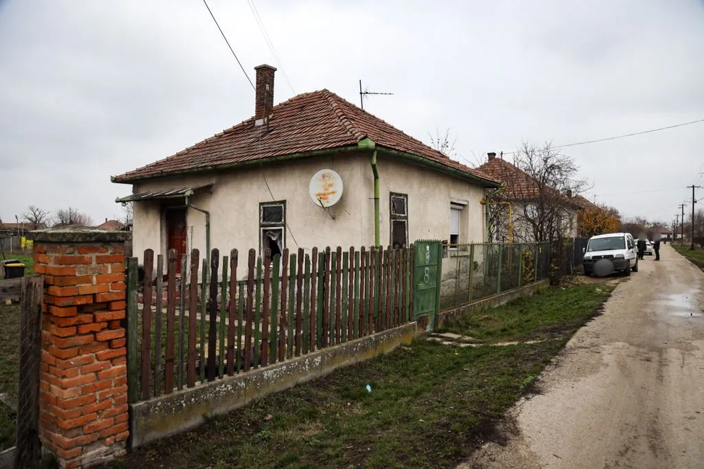 A zagyvarékasi ház valószínűleg egy sütőben felejtett étel miatt gyulladt ki.