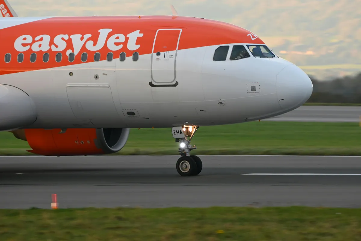 Elhunyt nőt vittek fel az EasyJet járatára. 