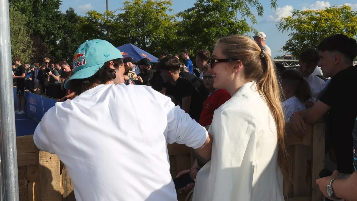 Buzsik Borka óriási elhatározásra szánta el magát, megváltoztatta a nevét a közösségi-oldalán