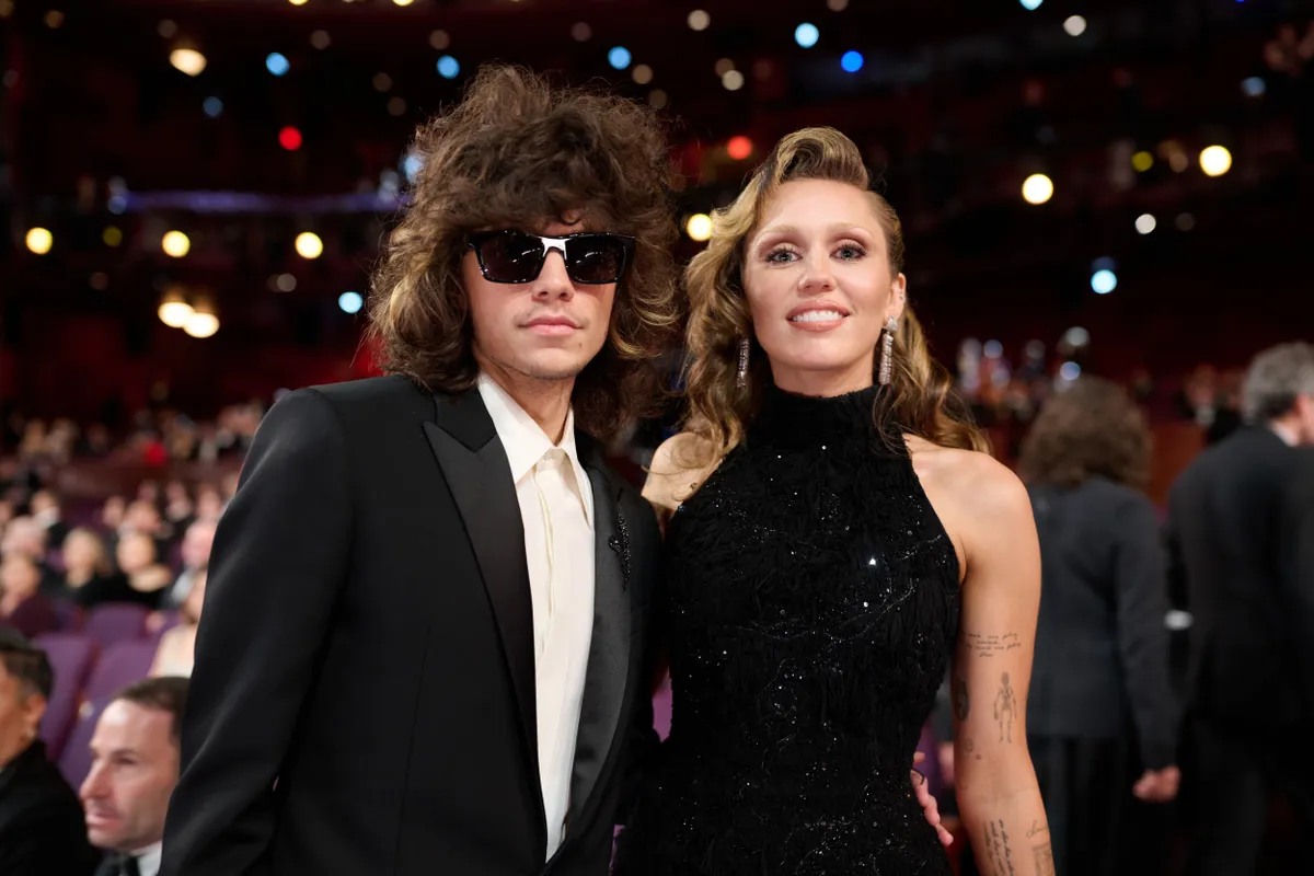 Miley Cyrus vőlegénye hat évvel fiatalabb az énekesnőnél