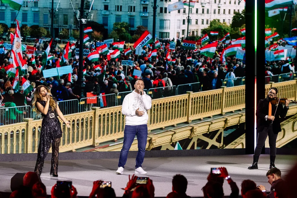 2025.12.06.Háború ellenes gyűlés_Kecskemét
Curtis,Radics gigi