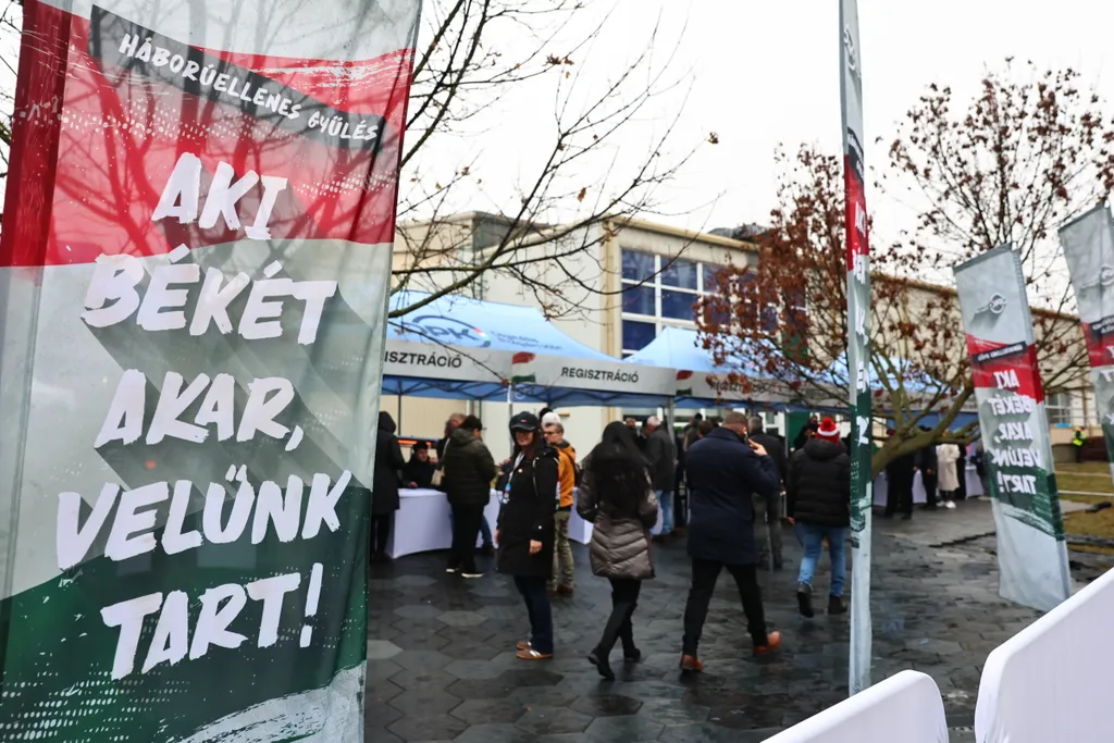 Háború Ellenes Gyűlés, Mohács, 2025.12.13. DÁP, HEGY,
Tömeg