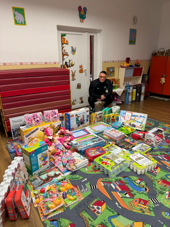 PSG Ogli a karácsony előtt játékok hadát ajándékozta a kicsiknek. 