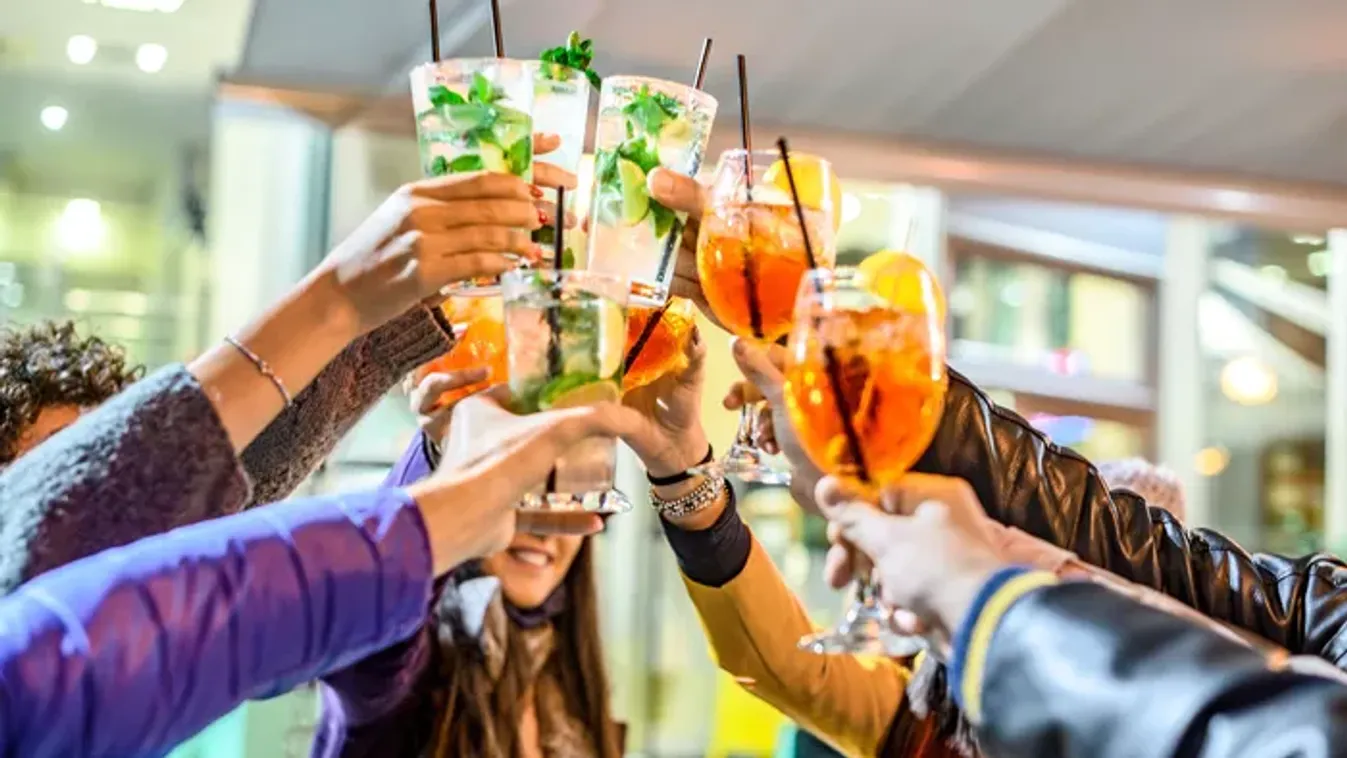 Személyiségteszt: te mivel szoktál koccintani? Többet elárul rólad, mint hinnéd