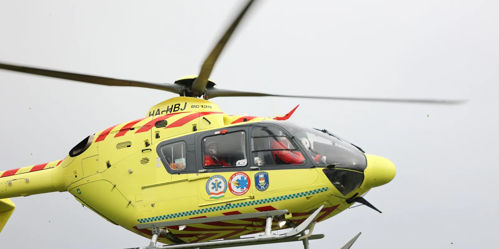 Leállították a forgalmat az M5-ösön: mentőhelikoptert riasztottak a brutális balesethez